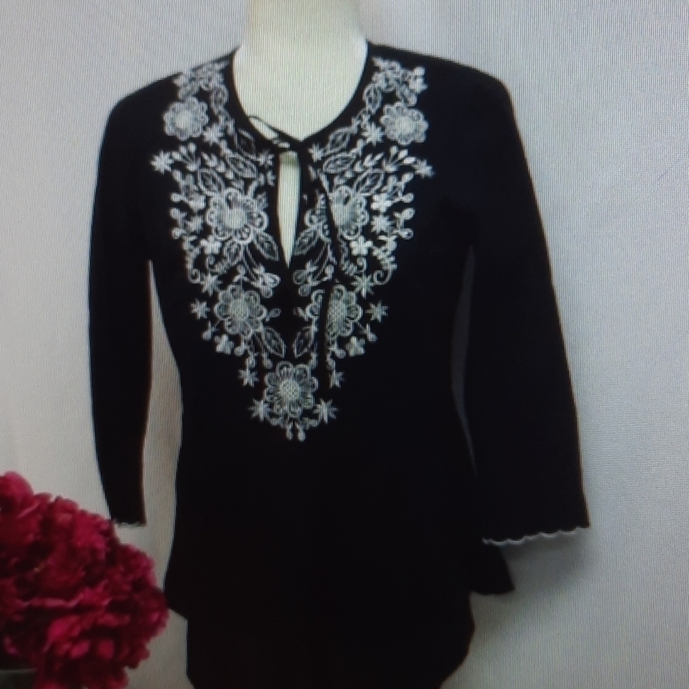 Michael Kors black floral embroidered top small